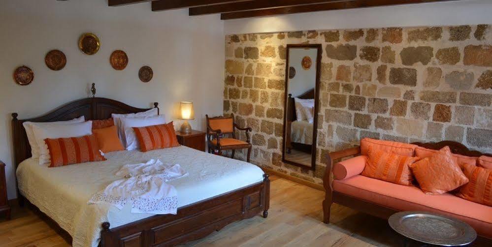 Hotell Ellique 4*
